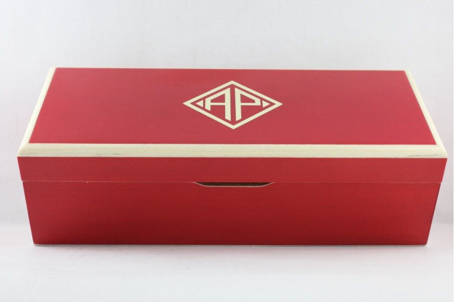 LIMITED EDITION MAKI-E