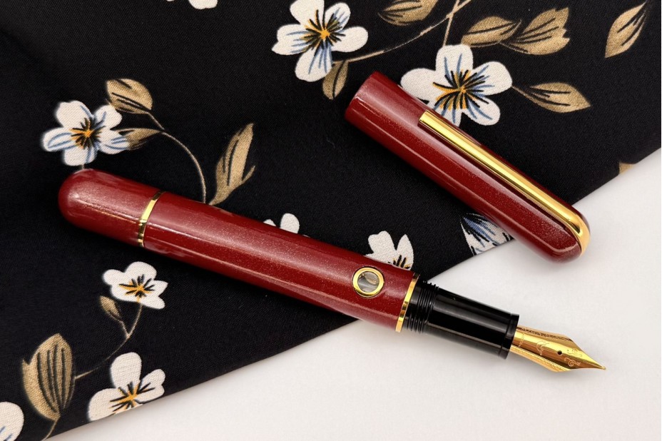 Nahvalur 365 Anniversary Roiro Nautilus Garnet Fountain Pen