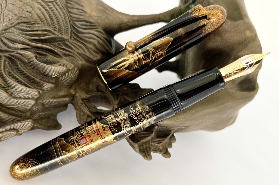 Namiki Yukari Royale Maki-e Night Scene of Pavilion Fountain Pen