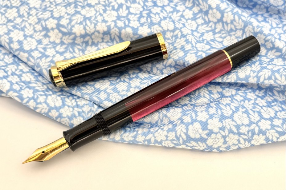 Pelikan Special Edition Classic M200 Marbled Red Fountain Pen