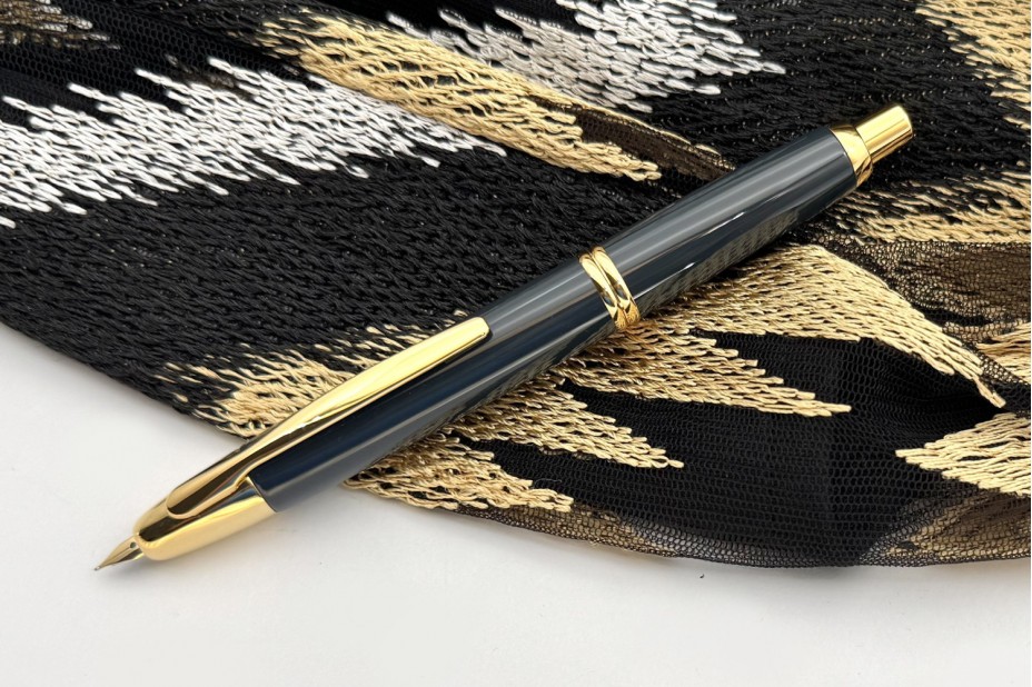 Pilot Capless Grey Gold Fountain Pen